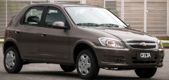 Com bastante atraso, Chevrolet Celta ganha airbag e ABS na linha 2014 – só para a versão top