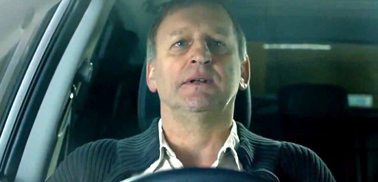 Em ação publicitária de péssimo gosto da Hyundai na Europa, homem tenta suicídio dentro de um ix35