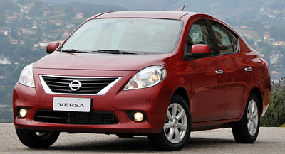 Duelo 1: Nissan Versa X Nissan Tiida Sedan