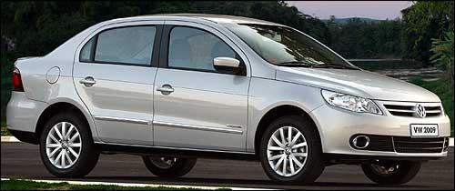 Volkswagen Voyage aparece oficialmente e extra oficialmente