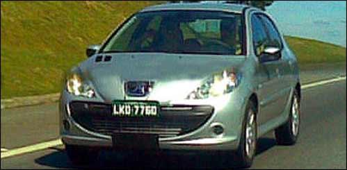 Novo Peugeot 206,5 sem disfarces