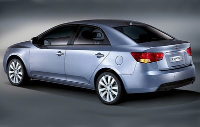 Traseira do Chevrolet Cruze é uma cópia do Kia Cerato?