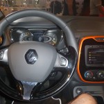 Renault Captur SUV Compacto Brasil interior painel – Renato Parizzi