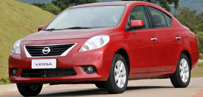 Nissan-Versa-2013-Brasil-SL-flex-dianteira