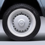 Volkswagen-Kombi-Last-Edition-Brasil-2013-flex-detalhe-pneu