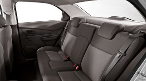 Chevrolet-Cobalt-1.8-LT-LTZ-Brasil-interior-espaco-traseiro-2014