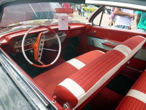 Chevrolet-Impala-1961-coupe-interior-painel