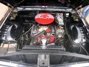 Chevrolet-Impala-1961-coupe-motor