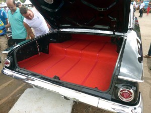 Chevrolet-Impala-1961-coupe-porta-malas