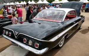 Chevrolet-Impala-1961-coupe-traseira