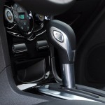 Ford-New-Fiesta-Sedan-2014-SE-Titanium-Brasil-interior-cambio-Powershift