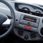Toyota-Etios-X-XS-XLS-hatch-seda-sedan-interior-painel-detalhe-2013