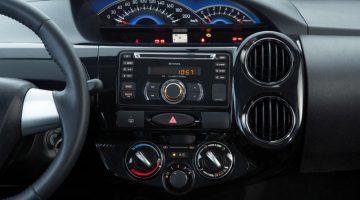 Toyota-Etios-XLS-XS-interior-painel-2014-Brasil