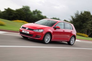Volkswagen-Golf-2014-Highline-Brasil-TSI-turbo-VII-02