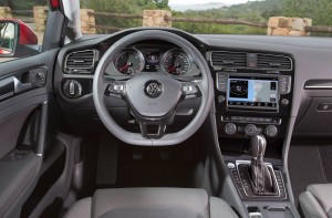 Volkswagen-Golf-2014-Highline-Brasil-TSI-turbo-VII-interior-painel