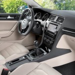 Volkswagen-Golf-2014-Highline-Brasil-TSI-turbo-VII-interior-painel-manual