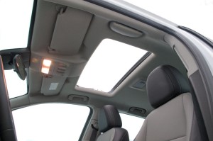 2014-Chevrolet-Tracker-GM-Brazil-teto-solar