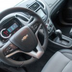 2014-Chevrolet-Tracker-GM-Brazil-volante