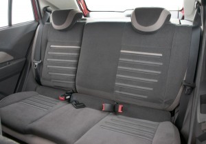 Chevrolet-Agile-LTZ-2014-Brasil-Easytronic-flex-interior-banco-traseiro-acabamento
