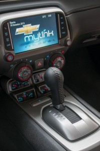 Chevrolet-Camaro-SS-2014-V8-Brasil-painel-MyLink