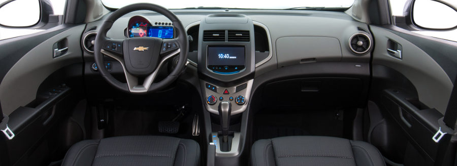 Chevrolet/Divulgação Chevrolet-Sonic-LTZ-2014-hatch-Brasil-flex-Effect-interior-painel-MyLink