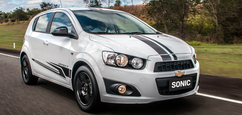 Chevrolet/Divulgação Chevrolet-Sonic-LTZ-2014-hatch-Brasil-flex-Effect