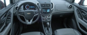Chevrolet-Tracker-LTZ-2014-SUV-crossover-Ecotec-interior-painel-MyLink