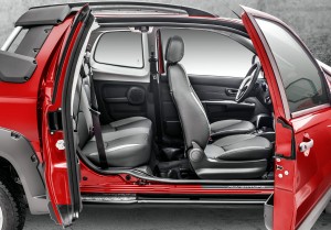 Fiat-Strada-Adventure-2014-picape-flex-Cabine-Dupla-3-portas