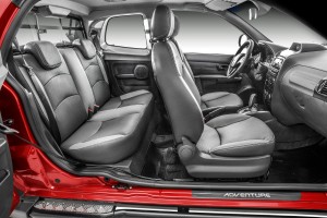 Fiat-Strada-Adventure-2014-picape-flex-Cabine-Dupla-3-portas-Brasil