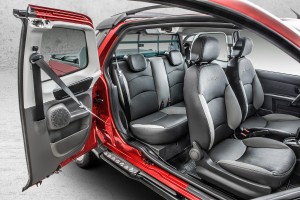 Fiat-Strada-Adventure-2014-picape-flex-Cabine-Dupla-3-portas-Brasil-interior
