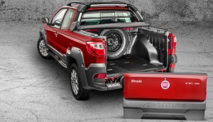 Fiat-Strada-Adventure-2014-picape-flex-Cabine-Dupla-tampa-traseira