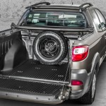 Fiat-Strada-Trekking-2014-picape-flex-cacamba-Brasil