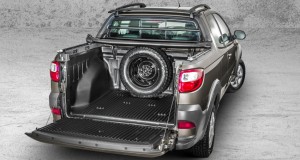 Fiat-Strada-Trekking-2014-picape-flex-cacamba-Brasil
