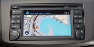 Novo-Nissan-Sentra-Brasil-2014-CVT-Xtronic-interior-painel-GPS