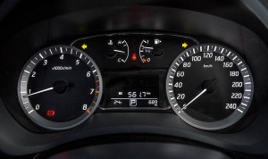 Novo-Nissan-Sentra-Brasil-2014-CVT-interior-painel