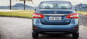 Novo-Nissan-Sentra-Brasil-2014-visual-LEDs-traseira