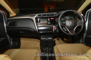 All-New-Honda-City-in-India-dashboard