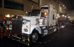 Caminhao-Kenworth-Bienal-Automovel-Belo-Horizonte-dianteira