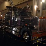 Caminhao-Peterbilt-Bienal-Automovel-Belo-Horizonte-dianteira