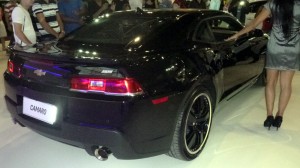 Chevrolet-Bienal-Automovel-2013-Belo-Horizonte-Camaro-lateral