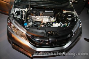 New-Honda-City-engine