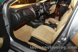 New-Honda-City-front-seats