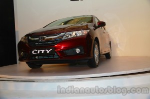 New-Honda-City-front-three-quarters-left-2