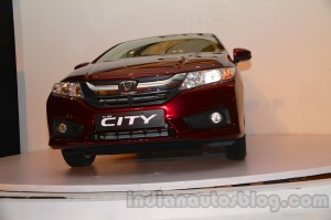New-Honda-City-front-three-quarters-right-1