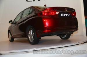 New-Honda-City-rear-three-quarters-left