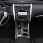 Nissan-Altima-SL-2.5-Brasil-2014-painel-interior