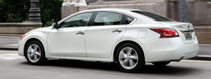 Nissan-Altima-SL-2.5-Brasil-2014-visual-lateral