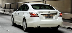 Nissan-Altima-SL-2.5-Brasil-2014-visual-traseira
