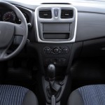 Novo-Renault-Logan-2014-Brasil-seda-Authentique-painel