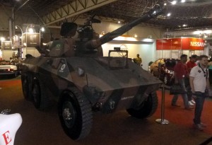 Tanque-Jipe-exercito-Cascavel-militar-lateral
